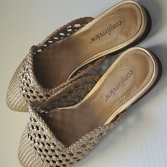 Comfortview Gold Metallic color Sandals Slip On sz 8.5 - Picture 7 of 10